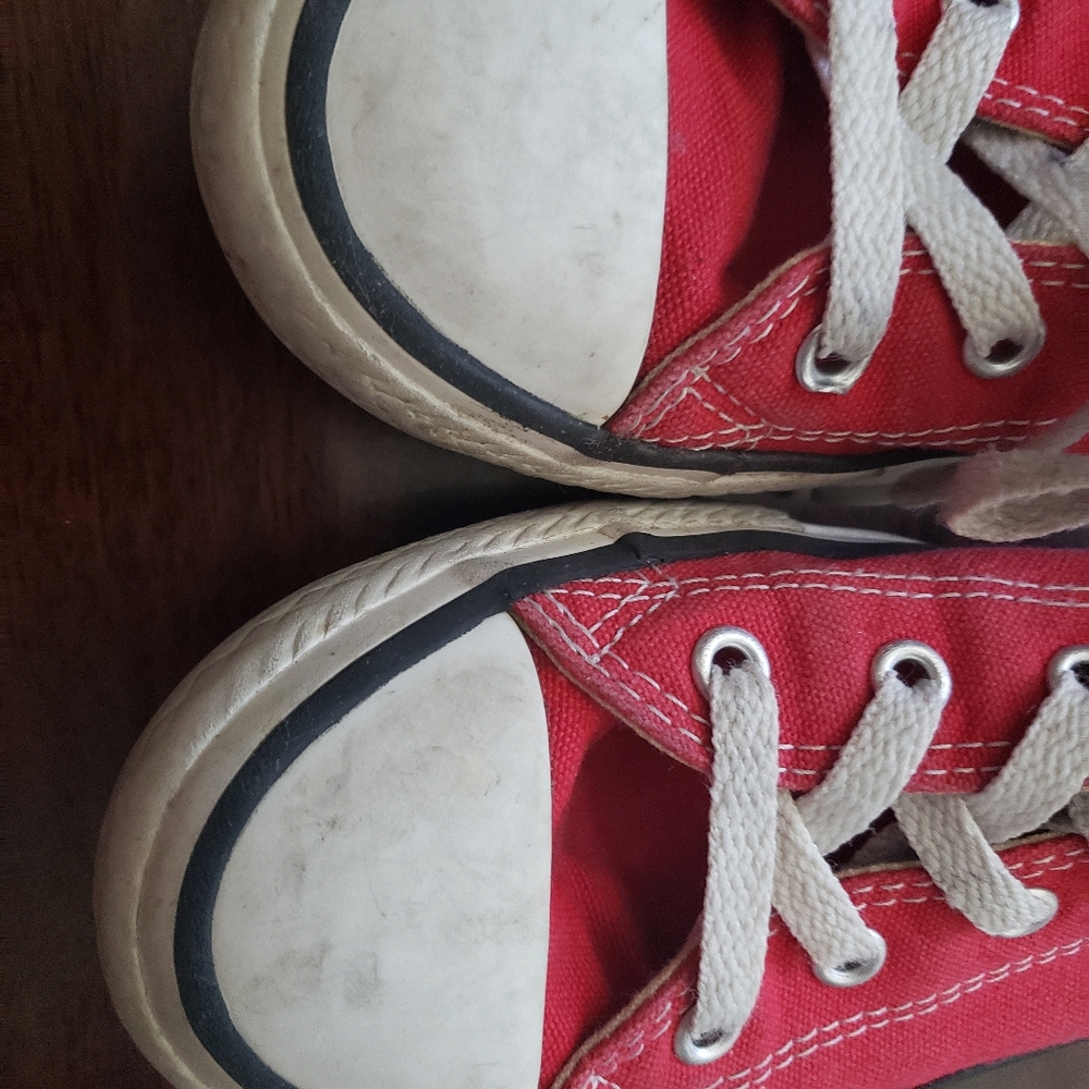Red & White Pre-owned Converse - Picture 3 of 8